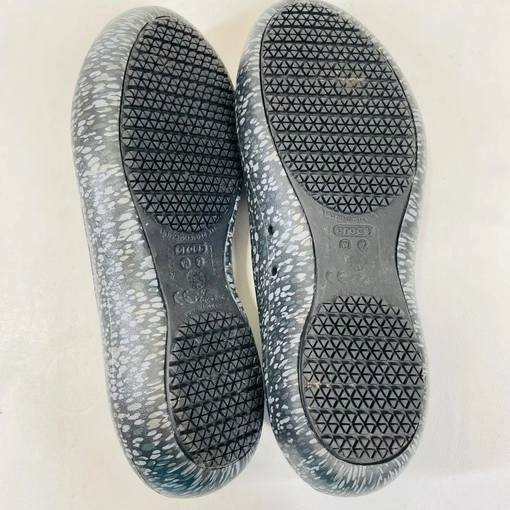 Crocs Kadee Speckled Black White Flat Shoes Womens 7 Slip On Comfort 200941